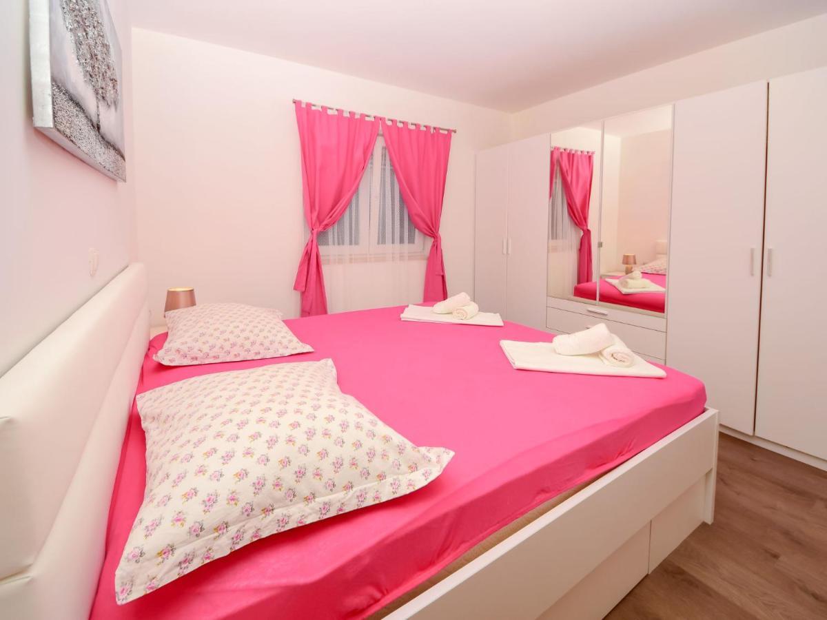 Holiday Home Lara By Interhome Omis Exterior photo