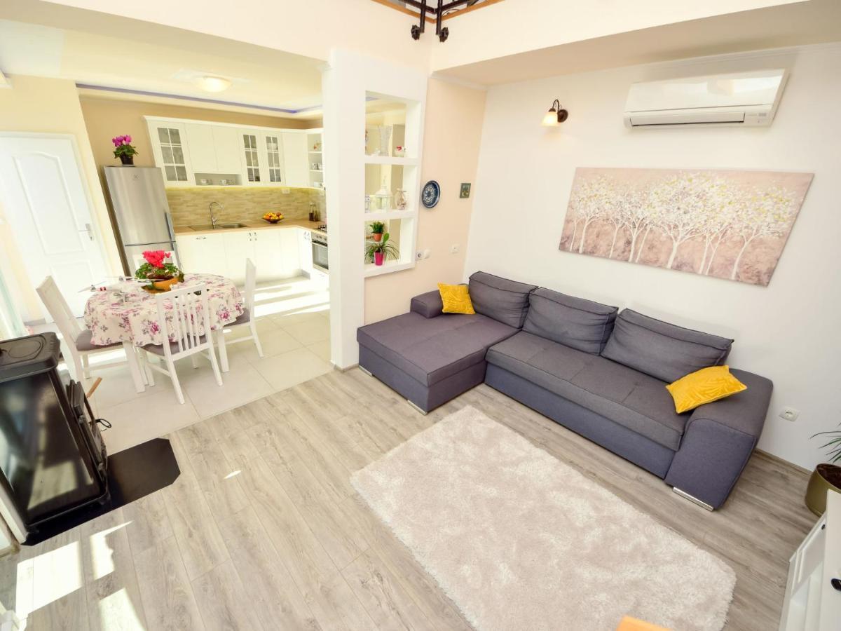 Holiday Home Lara By Interhome Omis Exterior photo
